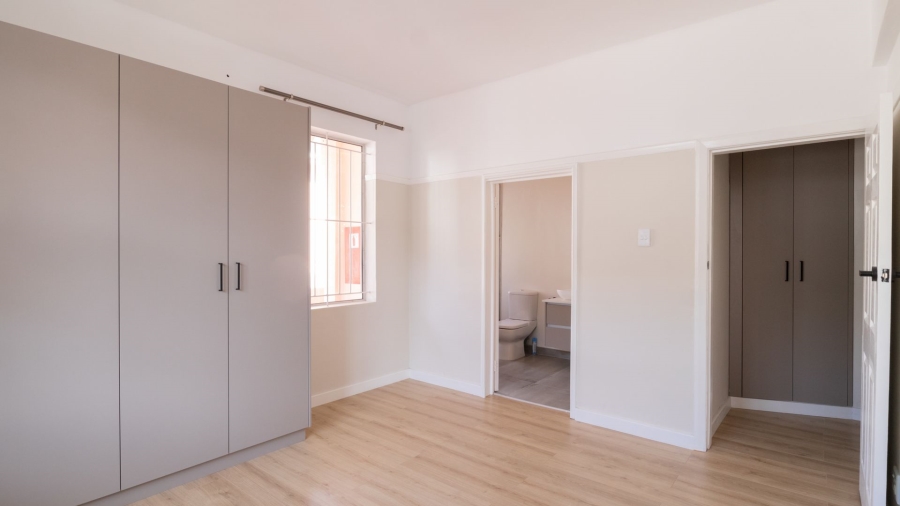 2 Bedroom Property for Sale in Sea Point Western Cape